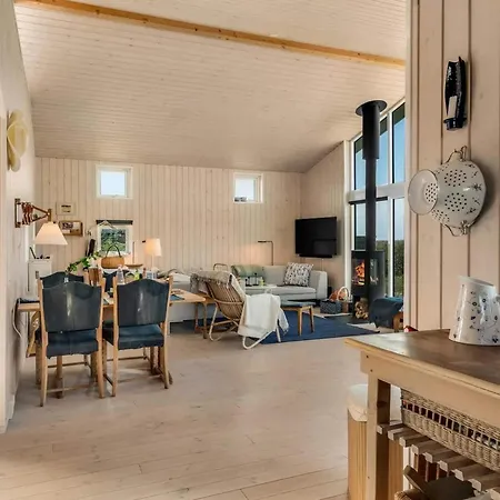 4 Star In Store Fuglede * Ornum